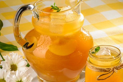 cool peach iced tea